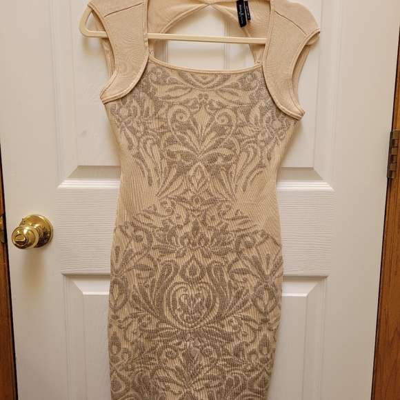 Dress - Picture 1 of 9